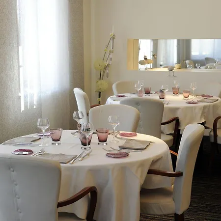 Отель Au Tilleul 2*